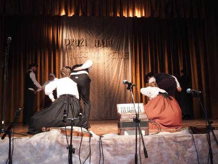 Prireditev Druži naju ples in petje z mednarodno udeležbo 50